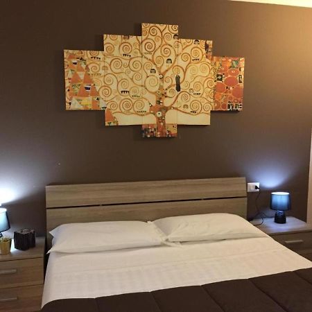 Appartamento Ded 2 Only Sleep Bagno Privato Parma Esterno foto